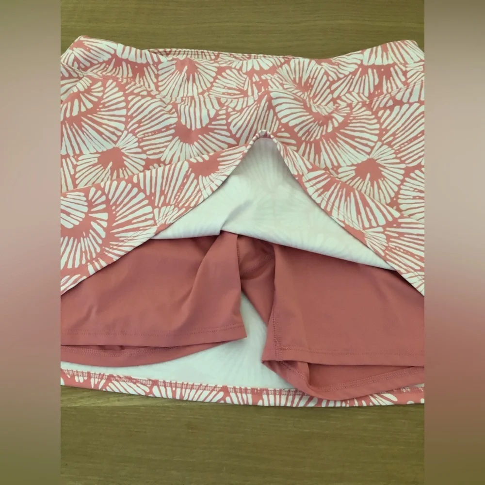 Tommy Bahama golf|Coral white shell skort•••Golf, tennis,pickleball—athletic - Picture 6 of 11